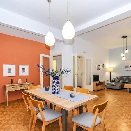 The Elegant. Spacious City Center Apartment. Heraklion Exteriör bild